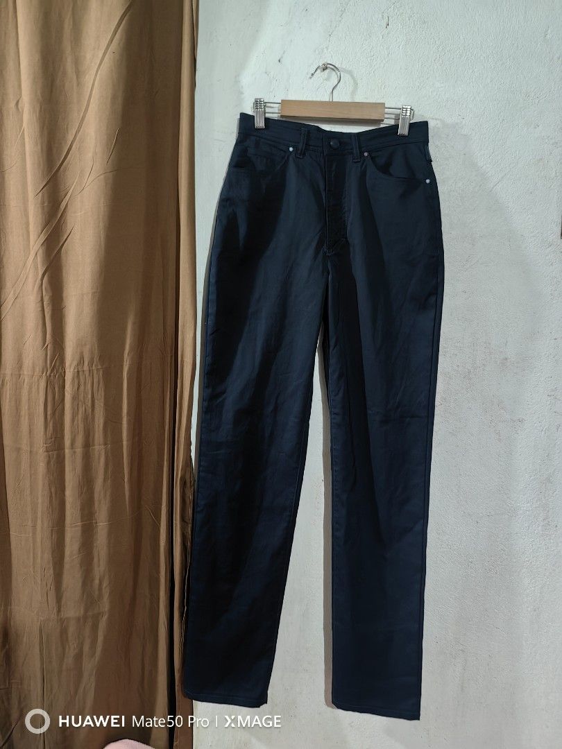 Versace Jeans Couture Dark Wash Jeans (Category: Luxury Apparel) located in Villasis. Submitted by mysticforest.bb2b4b (Listing ID 1447808928, Image 1). Description: - Versace Jeans Couture dark wash jeans - Classic five-pocket style - Button and zip closure - Signature Medusa head detail on coin pocket - Branded leather patch at the back - Straight leg fit - Ideal for casual wear.