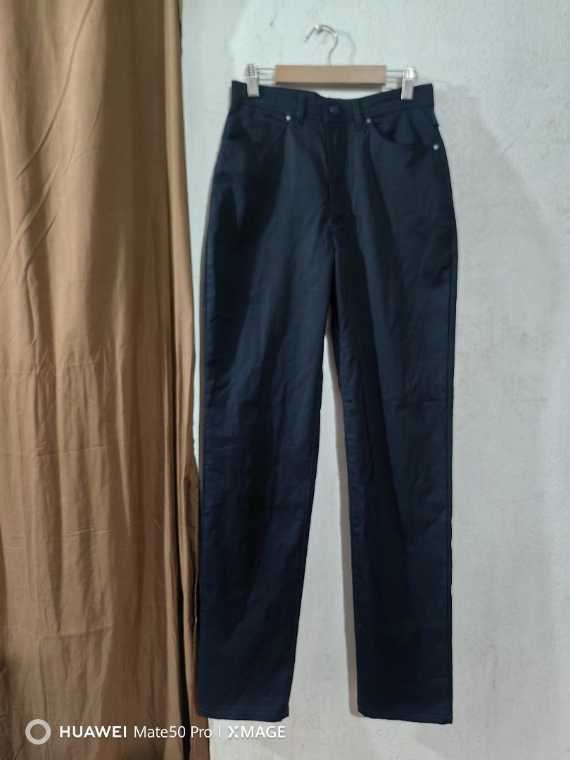 Versace Jeans Couture Dark Wash Jeans (Category: Luxury Apparel) located in Villasis. Submitted by mysticforest.bb2b4b (Listing ID 1447808928, Image 2). Description: - Versace Jeans Couture dark wash jeans - Classic five-pocket style - Button and zip closure - Signature Medusa head detail on coin pocket - Branded leather patch at the back - Straight leg fit - Ideal for casual wear.
