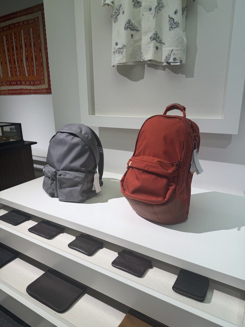 visvim 22L （分類：背囊）位於 Hong Kong。 由 kimama213 提交（商品編號 1447741467，圖片 1）。簡介： 全新 紅色 $4500 包順豐郵寄。