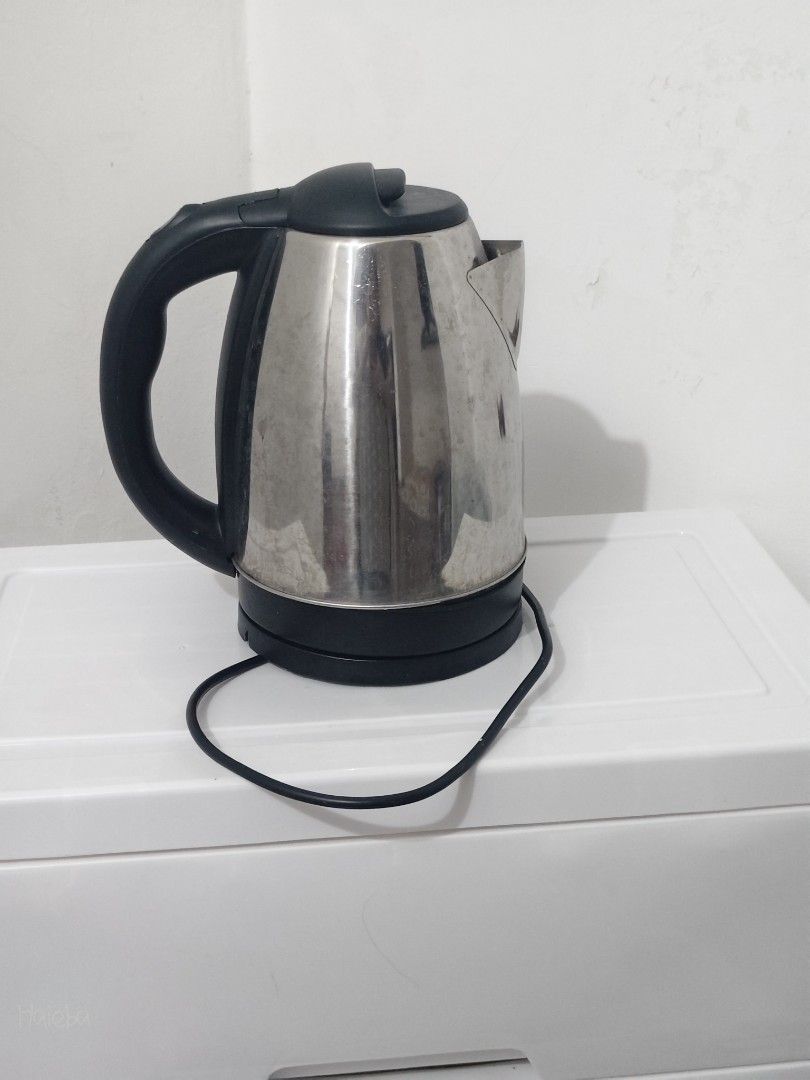 Water heater (Category: Kettles & Airpots) located in Paranaque City. Submitted by juhayra (Listing ID 1447874189, Image 2). Description: just a bit dirty but working well..