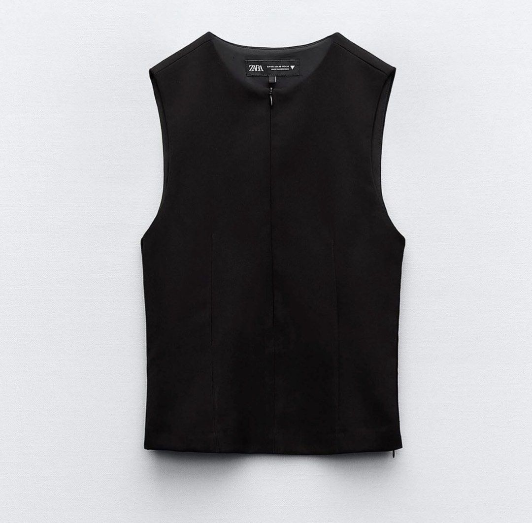Zara fitted Stretch Top in Black XXL (Category: Sleeveless) located in Quezon City. Submitted by summerfind (Listing ID 1447786909, Image 1). Description: .