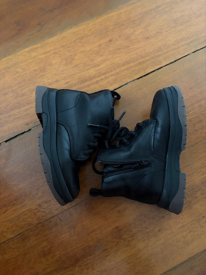 Zara Kids Black Combat Boots with Side Zip (Category: Babies & Kids Fashion) located in Manila. Submitted by gtwins (Listing ID 1447714571, Image 2). Description: - Zara Kids Combat Boots - Color: Black - Size: EU 30 / UK 11.5 - Features: Lace-up front, side zipper for easy wear - Sole: Durable - Style: Great for everyday wear.