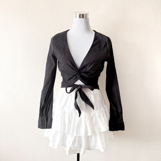 (Category: ) located in . Submitted by rosywardrobe (Listing ID 1447835096, Image 1). Description: .