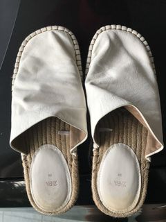 (Category: ) located in . Submitted by cmn_wardrobe (Listing ID 1447790237, Image 1). Description: .