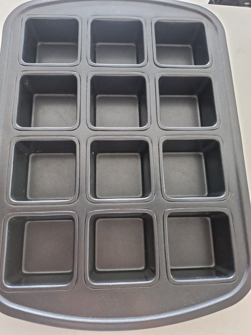 12-Cup Square Mini Cake/Brownie Baking Pan