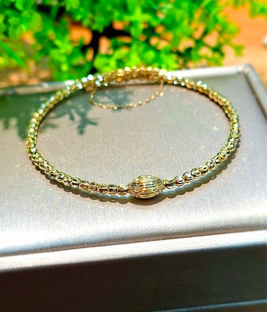 18k diacut bracelet hk setting July 6 (Category: Bracelets) located in Valenzuela. Submitted by lablancos (Listing ID 1447956301, Image 3). Description: Available: 4 pieces Details: • 18K HK Gold Setting • 2.5 mm Diamond-Cut Mini Balls • 5 mm & 8.5 mm Center Gold Bead • Length: 18 cm • Weight: Approx. 3.8 g .