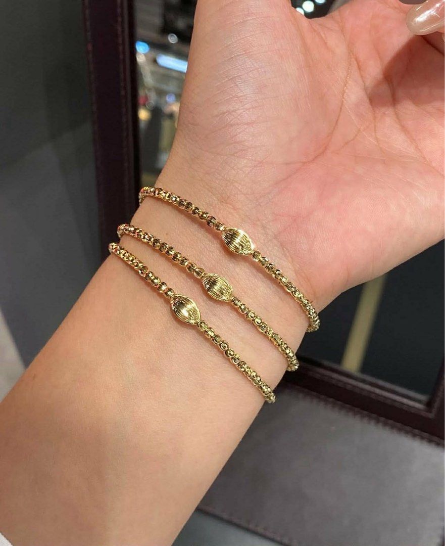 18k diacut bracelet hk setting July 6 (Category: Bracelets) located in Valenzuela. Submitted by lablancos (Listing ID 1447956301, Image 2). Description: Available: 4 pieces Details: • 18K HK Gold Setting • 2.5 mm Diamond-Cut Mini Balls • 5 mm & 8.5 mm Center Gold Bead • Length: 18 cm • Weight: Approx. 3.8 g .