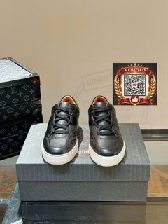 (Category: ) located in . Submitted by shoes.locker (Listing ID 1448039566, Image 1). Description: .
