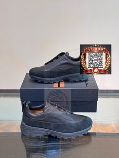(Category: ) located in . Submitted by shoes.locker (Listing ID 1448025470, Image 1). Description: .