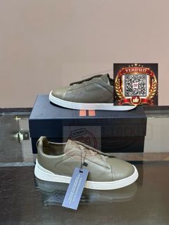 (Category: ) located in . Submitted by shoes.locker (Listing ID 1448015600, Image 1). Description: .