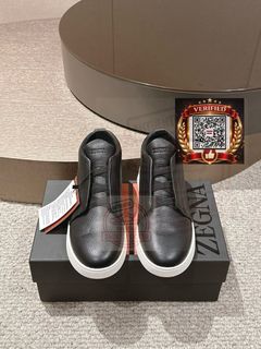 (Category: ) located in . Submitted by shoes.locker (Listing ID 1448032501, Image 1). Description: .