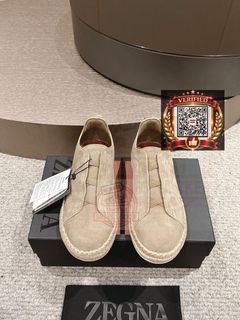 (Category: ) located in . Submitted by shoes.locker (Listing ID 1448036005, Image 1). Description: .