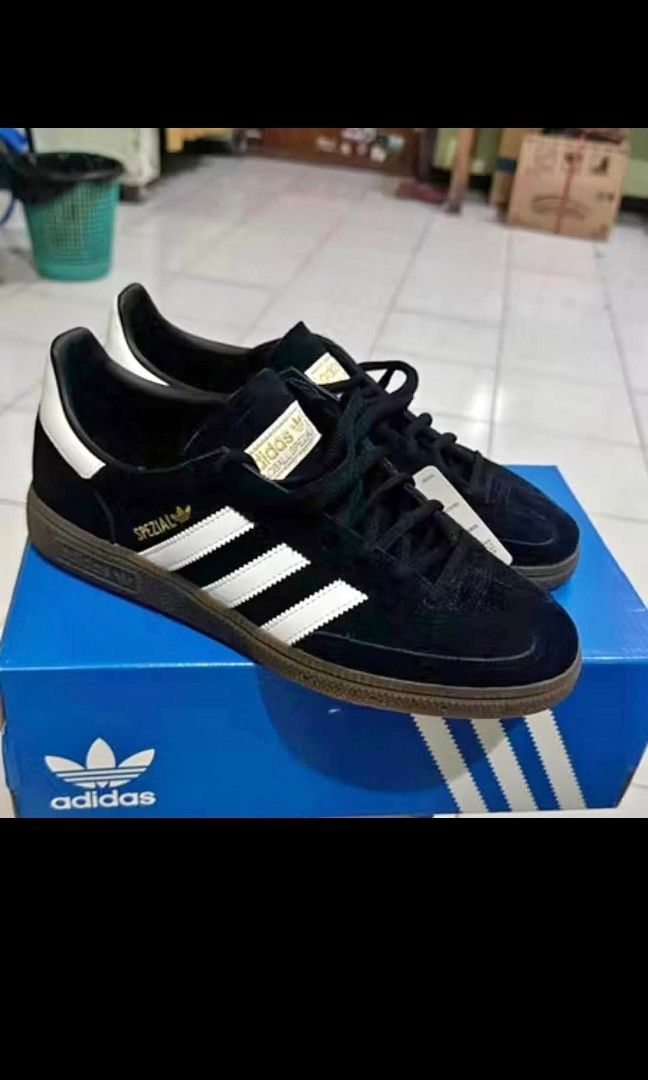 Adidas Spezial BW (Kategori: Sneakers) berada di Jakarta Pusat. Dikirim oleh heura.preloved (ID iklan 1448054969, Gambar 1). Deskripsi: Adidas Spezial Black White Size 8 (26,5 cm) Kondisi 99% pemakaian 2x Gratis Ongkir ke Seluruh Pulau jawa Lewat Check Out di Aplikasi [S]hopee Link ada di opsi pengiriman ⬇️⬇️⬇️⬇️⬇️ Atau di Bio.