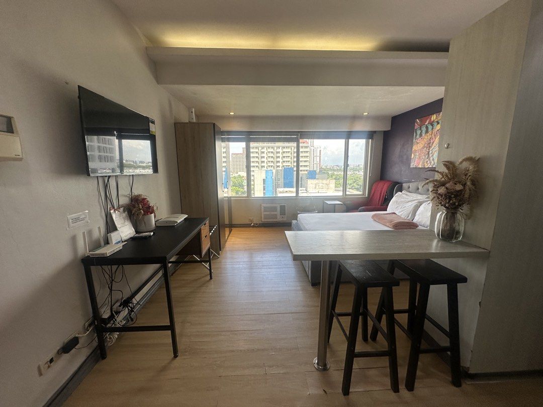 Alpha Grandview Studio unit for sale (Category: Apartments & Condos) located in Manila. Submitted by ronald.pontuya (Listing ID 1447888832, Image 2). Description: studio unit for sale 32.90 sqm with side view of Manila Bay.