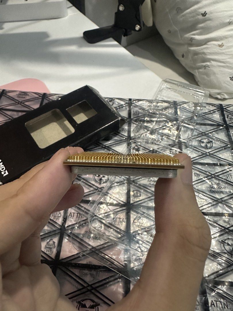 AMD Ryzen 3 1200 Processor (Category: Computer Parts) located in Manila. Submitted by joey114313 (Listing ID 1448066156, Image 3). Description: - AMD Ryzen 3 1200 Processor - 4 Cores / 4 Threads - Comes in original packaging Pins are unbent, CPU needs cleaning. Otherwise functioning. Can ship from Santa Rosa or Sampaloc, courtesy of buyer..
