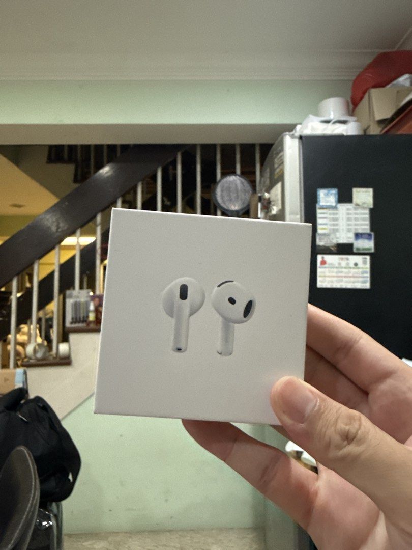 APPLE AIRPODS 4