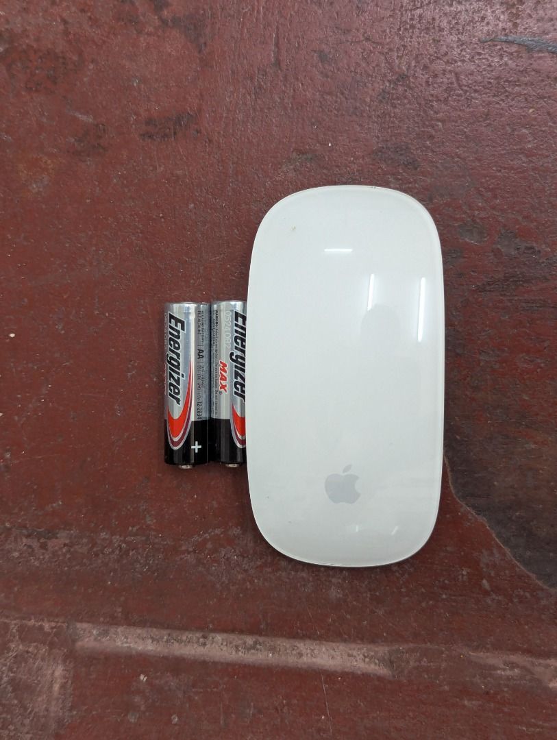 Apple Magic Mouse A1296 3vdc (Category: Mouse & Mousepads) located in Manila. Submitted by allyleighhh (Listing ID 1447971673, Image 1). Description: - Includes 2 Energizer AA batteries.