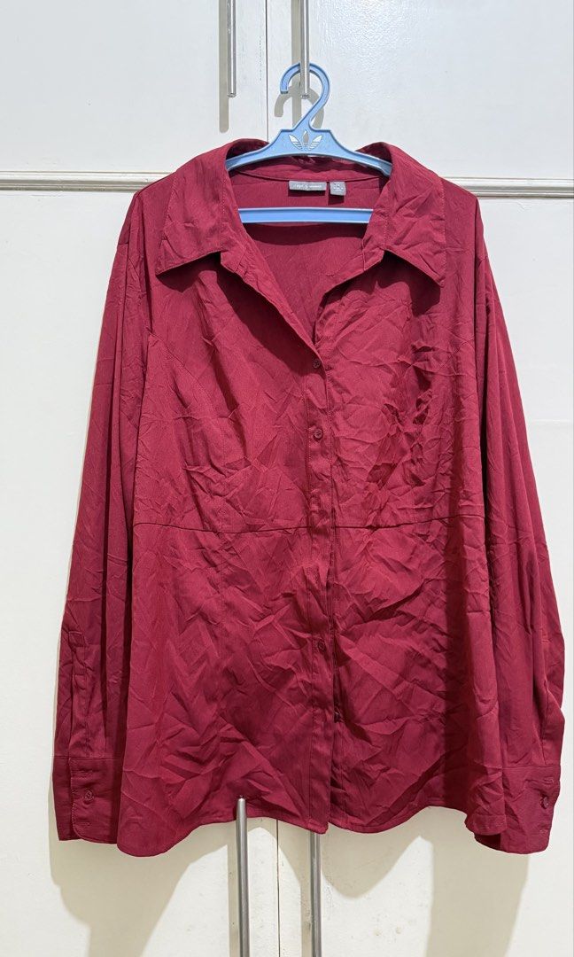 Apt. 9 Woman Red Button-Up Blouse 1X (Category: Blouses) located in Floridablanca. Submitted by cldeclutters (Listing ID 1447946810, Image 2). Description: - Apt. 9 Woman red button-up blouse - Size: 1X - Material: Textured fabric message for when worn photo Needs ironing.