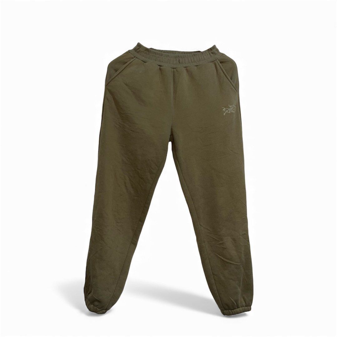 arcteryx khaki sweatpants (Category: Joggers) located in Manila. Submitted by lloydiemmfmannn (Listing ID 1447918216, Image 1). Description: arcteryx khaki sweatpants sz L on tag w24-32 l36 flaws: pasay location ig: ALLIN.THRIFT.