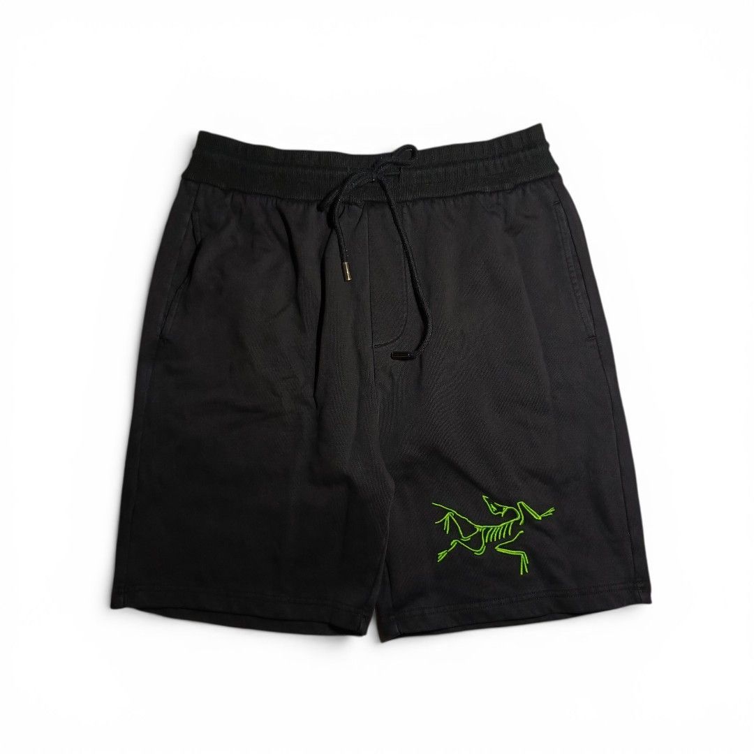 ARC'TERYX Sweatshort (Category: Shorts) located in Manila. Submitted by deftzy (Listing ID 1447901956, Image 1). Description: Excellent condition No issue Waist: 32" - 38" Length: 20" Leg opening: 11".