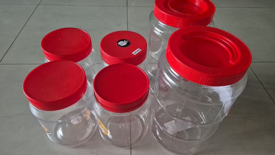 Assorted snack containers