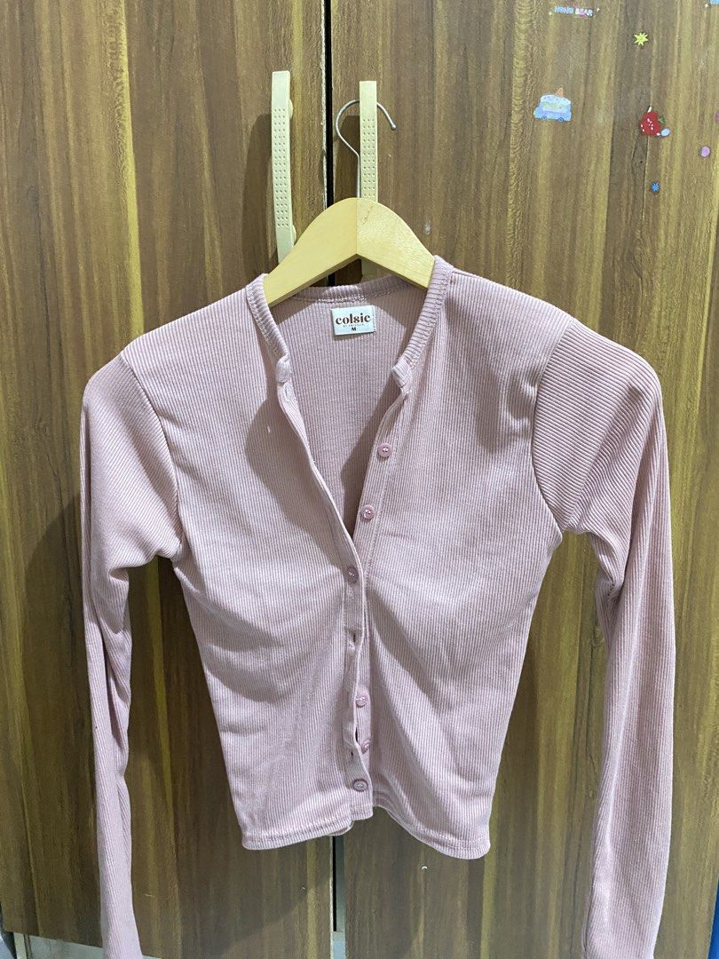 atasan knit wanita long sleve (Kategori: Atasan) berada di Sidoarjo. Dikirim oleh nandaekaae16 (ID iklan 1447935118, Gambar 1). Deskripsi: panjang 47 ld 70-90 barang jarang dipakai,co oren bisa.