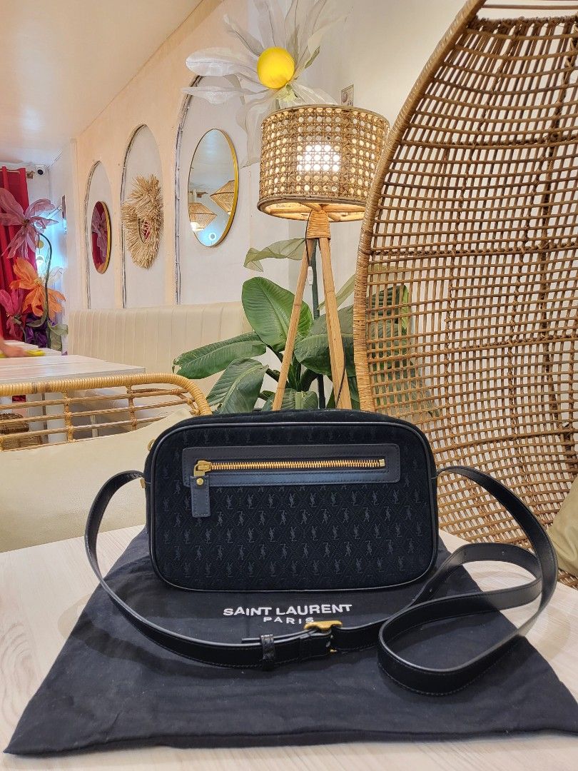AUTHENTIC YSL FROM JAPAN (Category: Luxury Bags & Wallets) located in Manila. Submitted by mrszregeng (Listing ID 1447976650, Image 1). Description: 🇯🇵 BOUGHT IN JAPAN 💯 MONEY BACK GUARANTEED WITH DUSTBAG.