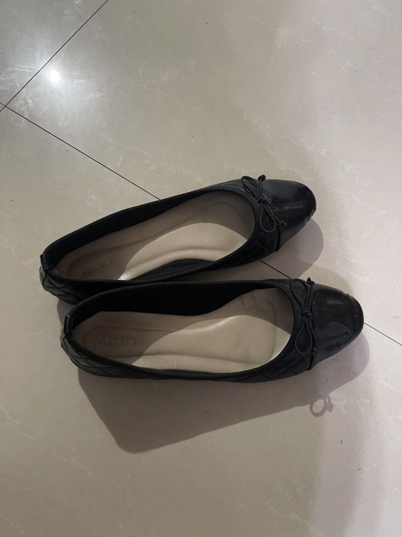 Aztrid Black Ballet Flats (Category: Flats & Sandals) located in Paranaque City. Submitted by lovenclutter (Listing ID 1447953323, Image 2). Description: - Comfy shoes - Accommodates wide-feet - Size 38 - No issues, just needs cleaning.
