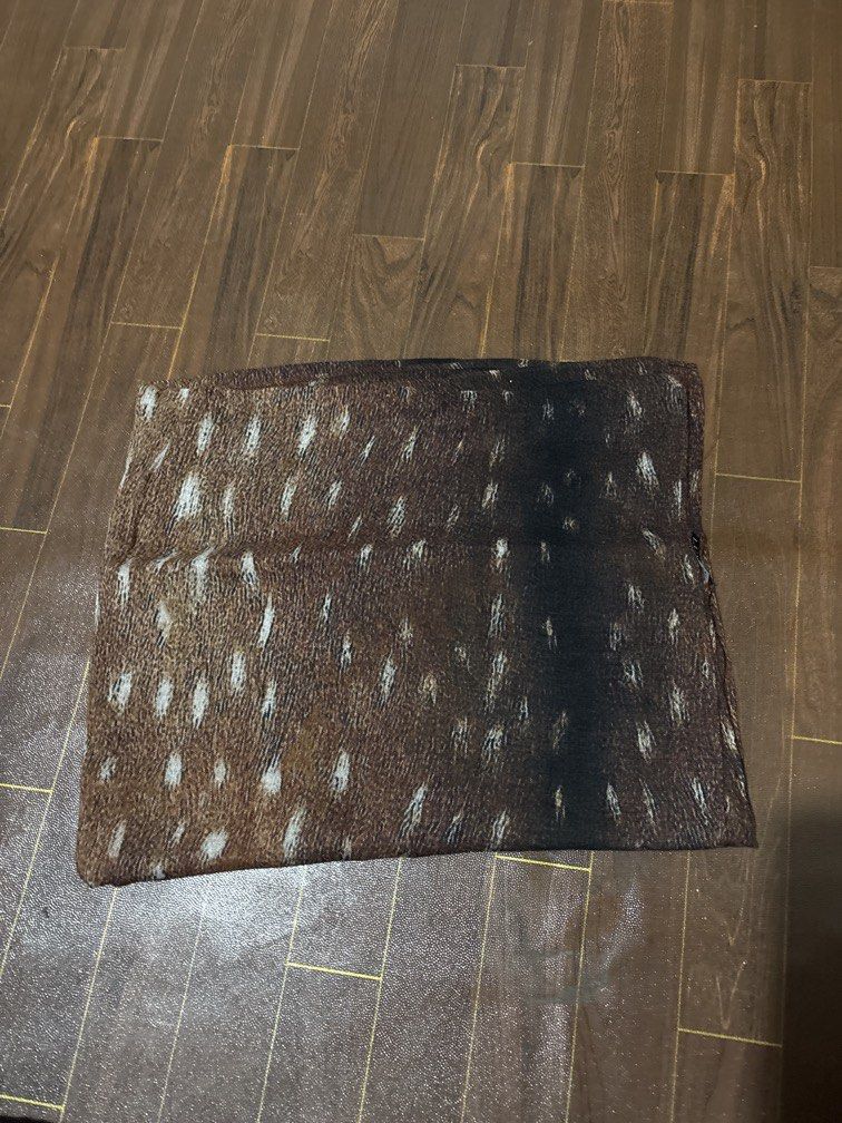 Bambi Luxor Viscose (Kategori: Syal) berada di Jakarta Selatan. Dikirim oleh lovedby.dinz (ID iklan 1448074387, Gambar 1). Deskripsi: Masih bagus bgt jarang dipakaiiii Bisa oyen .