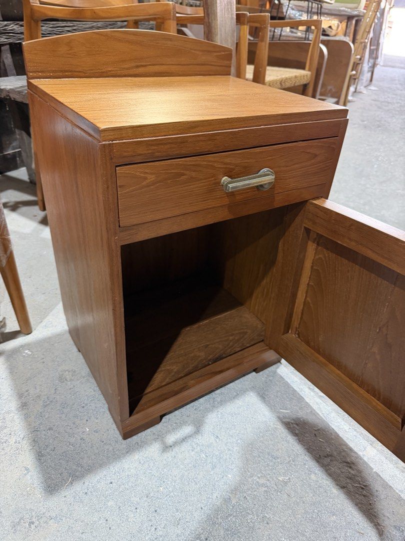 Bed Side Table (Category: Tables & Sets) located in Kuala Lumpur. Submitted by soohaohao (Listing ID 1448049583, Image 3). Description: Type of Wood: Teak Wood Size : 40cm X 33cm X 56cm (Height) COD Kampung Baru Sungai Buloh / Sri Damansara Lalamove available Welcome to visit our store and see the actual products Thanks..