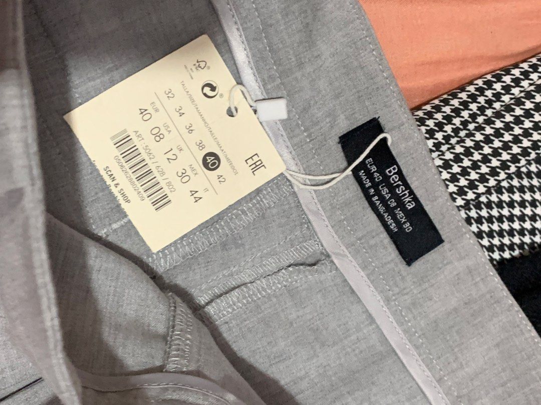 Bershka Grey Tailored Trousers (Category: Other Bottoms) located in Calumpit. Submitted by declutterwithajm (Listing ID 1447909252, Image 2). Description: .