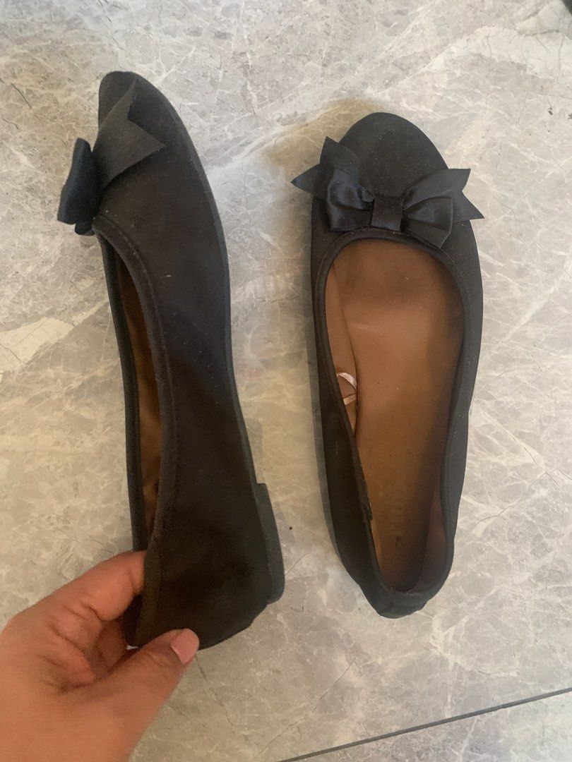 Black Ballet Flats with Bow Detail (Category: Flats & Sandals) located in Calamba. Submitted by trlys (Listing ID 1447888290, Image 2). Description: - Chic black ballet flats - Adorable bow detail on the front - Effortless slip-on design - Comfortable for everyday use.
