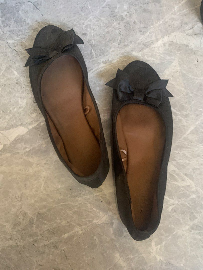 Black Ballet Flats with Bow Detail (Category: Flats & Sandals) located in Calamba. Submitted by trlys (Listing ID 1447888290, Image 3). Description: - Chic black ballet flats - Adorable bow detail on the front - Effortless slip-on design - Comfortable for everyday use.