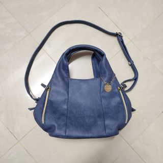 (Category: ) located in . Submitted by preloved.thingy (Listing ID 1448056140, Image 1). Description: .