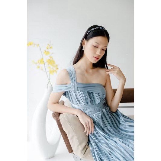 BOJJIE DRESS PLEATED PLISKET BIRU MUDA DUSTY BLUE PREWEDDING KONDANGAN (Kategori: Gaun & Rok) berada di Kediri. Dikirim oleh ailing.955 (ID iklan 1447938695, Gambar 2). Deskripsi: .