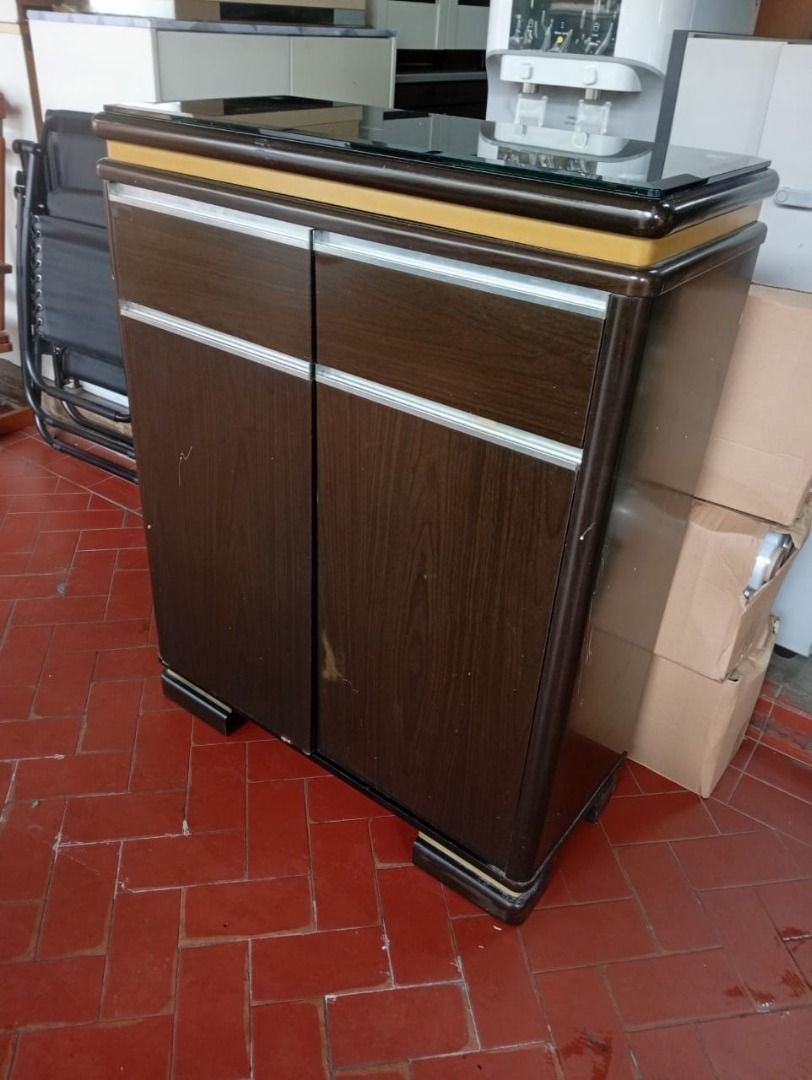 Cabinet (Category: Shelves, Cabinets & Racks) located in Petaling Jaya. Submitted by nm016648427690 (Listing ID 1448041844, Image 3). Description: Cabinet Size: W,37.cm,L,84.cm,H,1006.cm RM-220 Code :C-024 Stock Available : 1 Condition : Goods ** (ABOVE PRICE DOES NOT INCLUDE DELIVERY & INSTALLATION) ** We are specialist in BUY or SELL New/Used Home Furniture or Office Equipment [ Perabot Kita Furniture ] Address: L1-03 times 89 Jalan 8A/133, Tam
