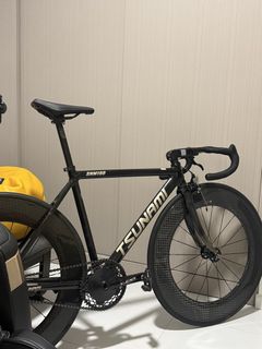 (Category: ) located in . Submitted by bry.bikes (Listing ID 1448018021, Image 1). Description: .