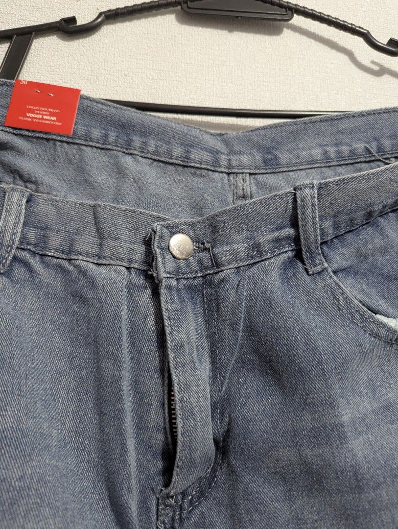 Cargo Wide Leg Denim Pants / Jeans (Category: Jeans) located in Pasig City. Submitted by igustnik (Listing ID 1447884681, Image 3). Description: RFS: DECLUTTERING SIZE 36 ON TAG.