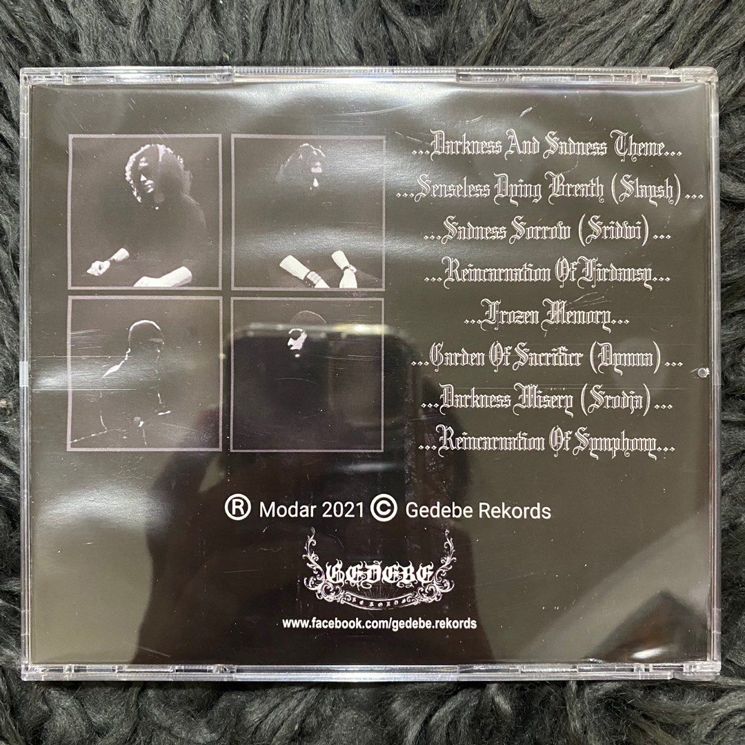 CD MODAR (Category: CDs & DVDs) located in Ketereh. Submitted by sevenstore_ (Listing ID 1447959635, Image 3). Description: CD UNTUK DIJUAL (Used) CD MODAR RM 25 Add RM10 sem,ss RM 16 .