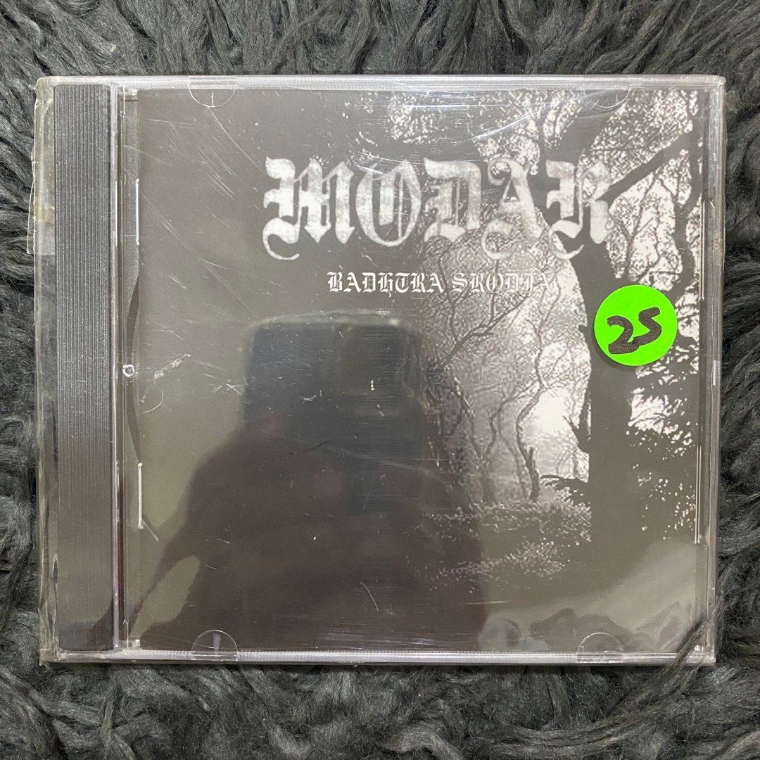 CD MODAR (Category: CDs & DVDs) located in Ketereh. Submitted by sevenstore_ (Listing ID 1447959635, Image 1). Description: CD UNTUK DIJUAL (Used) CD MODAR RM 25 Add RM10 sem,ss RM 16 .
