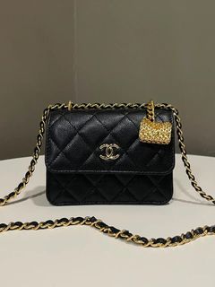 (Category: ) located in . Submitted by lovelotsluxury (Listing ID 1447986030, Image 1). Description: .