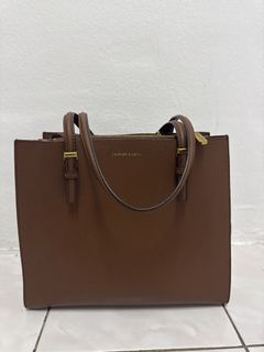 (Category: ) located in . Submitted by wardrobesales1 (Listing ID 1447938193, Image 1). Description: .