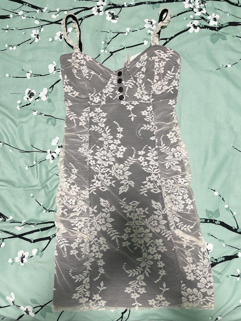 Chill Lace Overlay Mini Dress (Category: Dresses) located in Quezon City. Submitted by abc2xxx (Listing ID 1447997328, Image 1). Description: - Brand New Dress - never worn - Tags attached - bought years back / impulse buy for reference: - Size small - I'm 5'3 | 47kg | 33 bust | 24-25 waist - fits good on me Location: Quezon City Check my profile for more unused tops, dress, skirts etc. from impulsiveness.