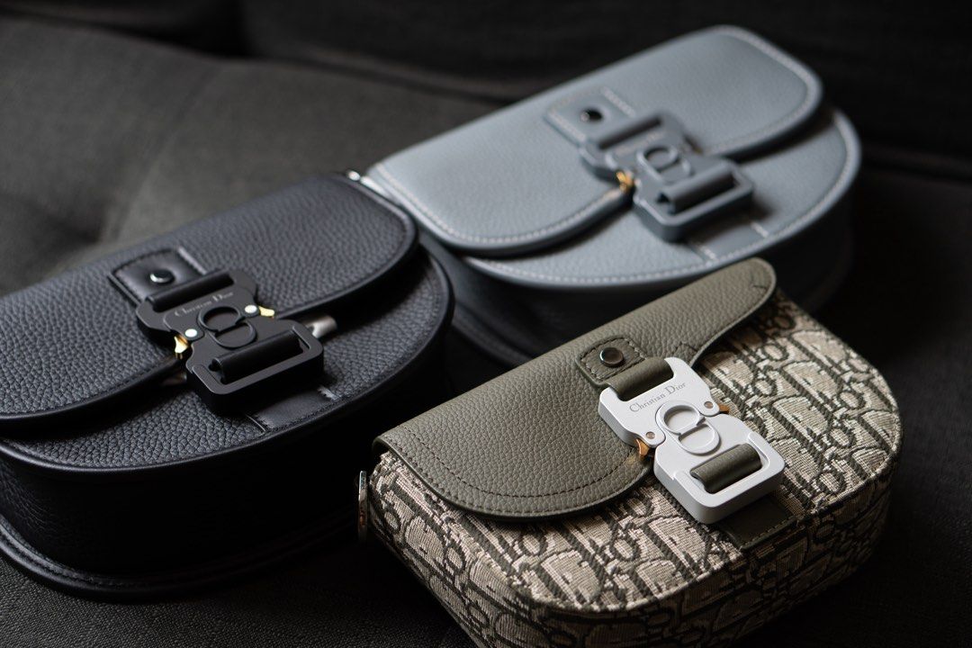 Christian Dior Mini Gallop Bag (Category: Luxury Bags & Wallets) located in Pasay City. Submitted by thewavyond (Listing ID 1447959551, Image 1). Description: 𝗗𝗜𝟬𝗥 𝗕𝗘𝗟𝗢𝗪 𝗥𝗘𝗧𝗔𝗜𝗟 Mini Saddle Messenger Bag Green Mini Gallop Bag Grained Grey Mini Gallop Bag Grained Black All Brandnew with Dustbag & Card P90,000 Only (P150K Retail) .