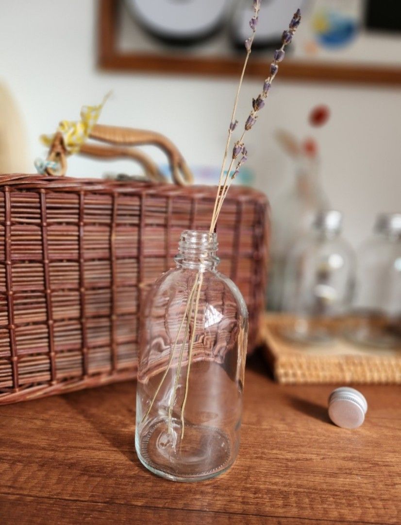 Clear Glass Bottles (280ml) with Silver Caps501718780153047042