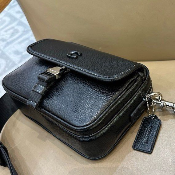 Coach Knox Camera Bag (Category: Sling Bags) located in Kuala Lumpur. Submitted by 1enaa.chan.p-agent (Listing ID 1448003957, Image 2). Description: Pre-order purchasing service available; no urgent orders accepted. Free shipping; inquiries welcome. West Malaysia: Delivery in approximately 9–12 days after ordering. East Malaysia: Delivery in approximately 12–15 days after ordering..