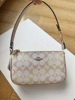 (Category: ) located in . Submitted by premiumoutlets. (Listing ID 1447989632, Image 1). Description: .