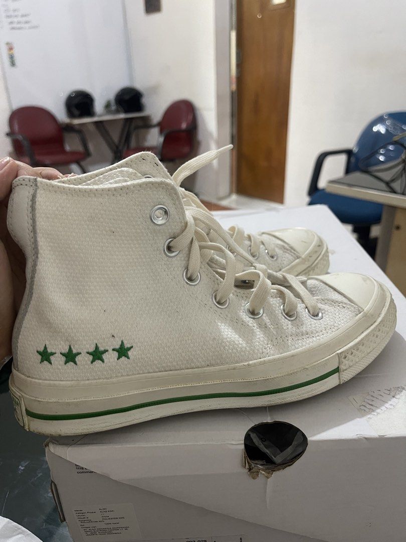 converse (Kategori: Sepatu Wanita) berada di Jakarta Pusat. Dikirim oleh casseyjen85419 (ID iklan 1447971874, Gambar 3). Deskripsi: Beli di Amrik, bosen aja.