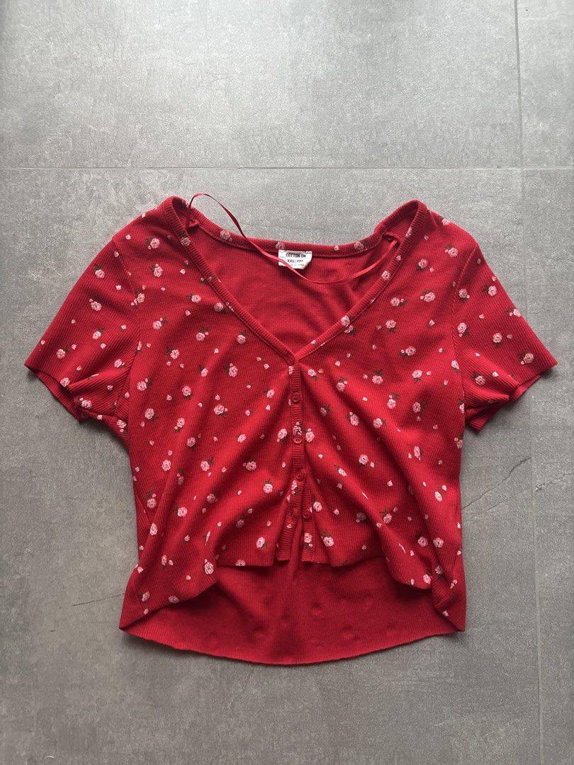 Cotton On Red Floral Button Up Cropped Top (Category: Blouses) located in Cavite. Submitted by pre.chesca (Listing ID 1447978761, Image 1). Description: - xxs on tag .