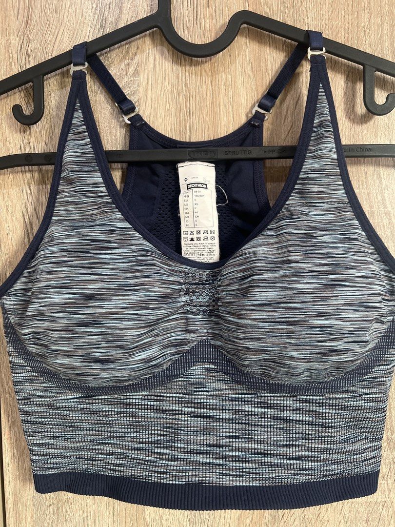 Decathlon Sports Bra (Category: Activewear) located in Paranaque City. Submitted by keithil (Listing ID 1447980917, Image 1). Description: - Decathlon Sports Bra - Size: S - Color: Blue and Grey.